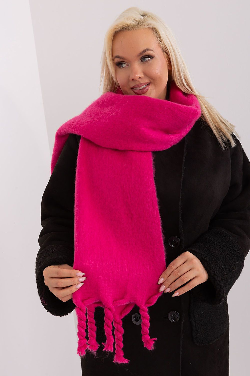  Shawl model 190576 AT 