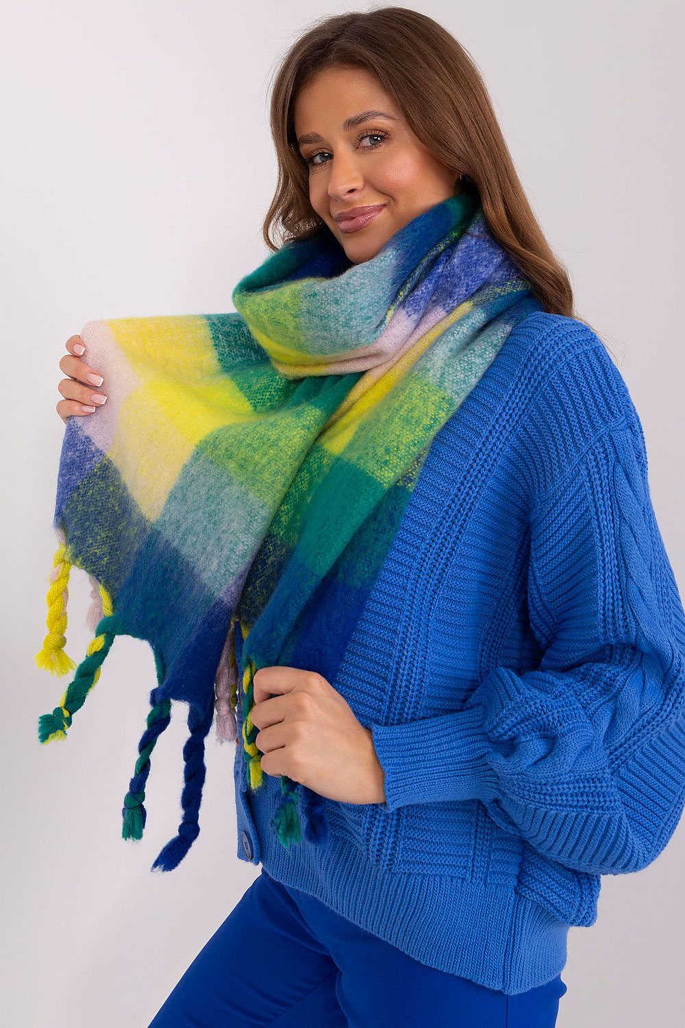  Shawl model 191706 AT 