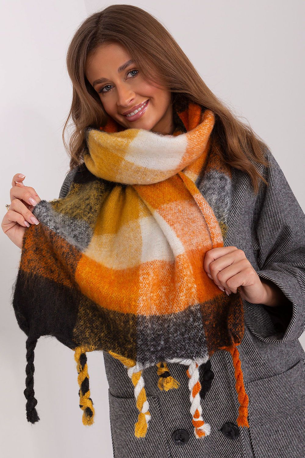  Shawl model 191707 AT 